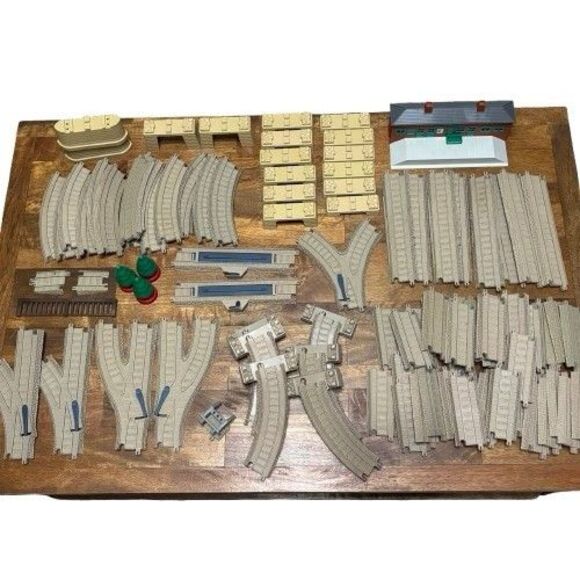Lot 100 Pcs Thomas the Train Tracks Station Switches Gullane Hit Toy Trackmaster - Picture 1 of 10
